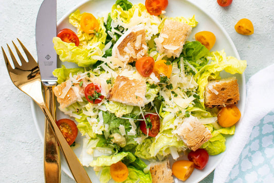 Sałatka białkowa z sosem jogurtowo-waniliowym